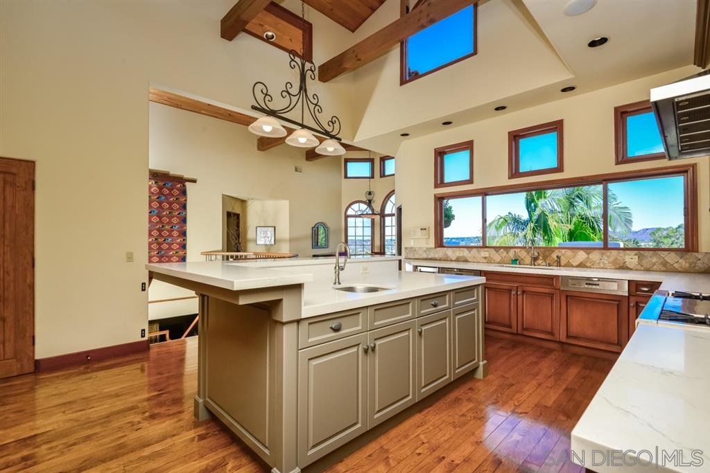 4902 Toyoff Way San Diego, CA 92115 - Photo 7 of 25