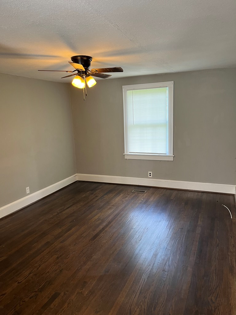 4997 Thornspring Road Pulaski, VA 24301 - Photo 28 of 49 Gallery Image 28