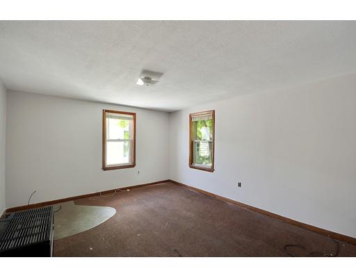 142 Concord Street Lowell, MA 01852 - Photo 11 of 27