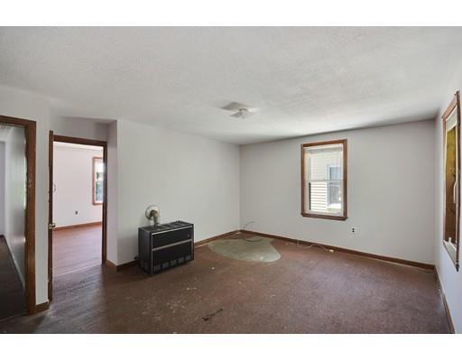 142 Concord Street Lowell, MA 01852 - Photo 12 of 27