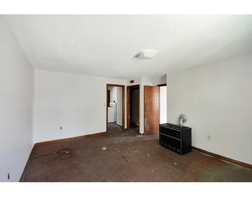142 Concord Street Lowell, MA 01852 - Photo 13 of 27