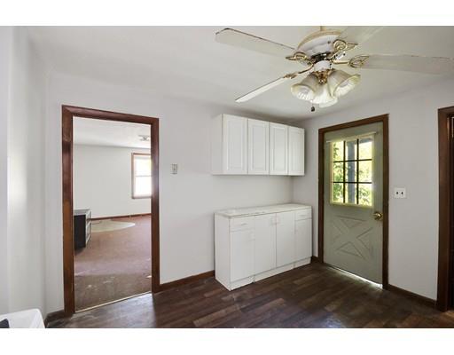 142 Concord Street Lowell, MA 01852 - Photo 6 of 27