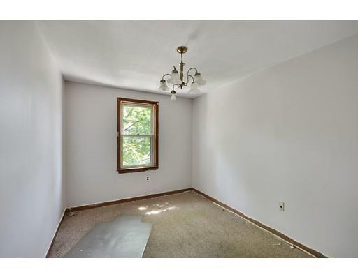142 Concord Street Lowell, MA 01852 - Photo 9 of 27