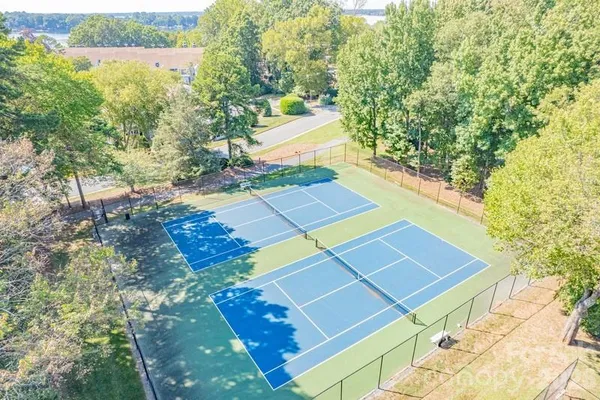 $599,000 | 1125 Torrence Circle, Davidson, NC 28036