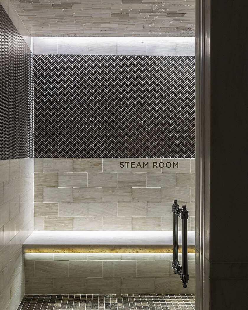 1111 Caroline Street, Unit 2901 Houston, TX 77010 - Photo 35 of 46 a bathroom with a bathtub