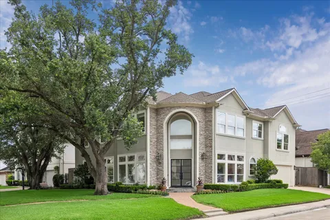 $1,570,000 | 5211 Pocahontas Street, Bellaire, TX 77401