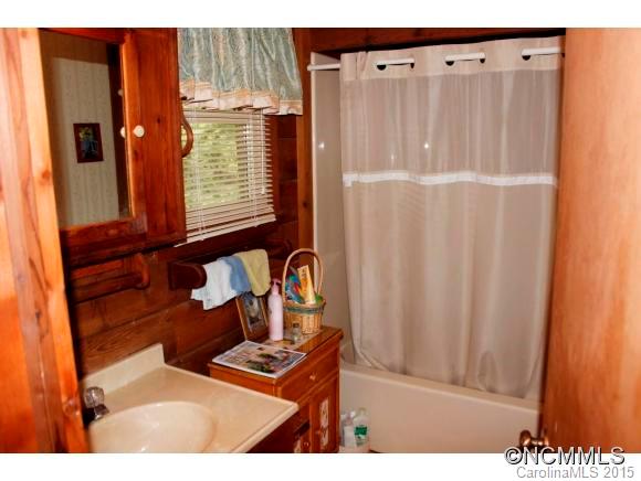 105 Cold Springs Road Hendersonville, NC 28792 - Photo 14 of 24 Gallery Image 14