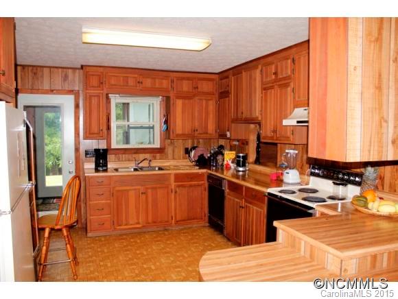 105 Cold Springs Road Hendersonville, NC 28792 - Photo 8 of 24 Gallery Image 8