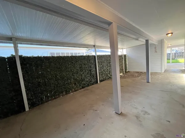 $1,650 | 15588 Springwood Avenue, Baton Rouge, LA 70817