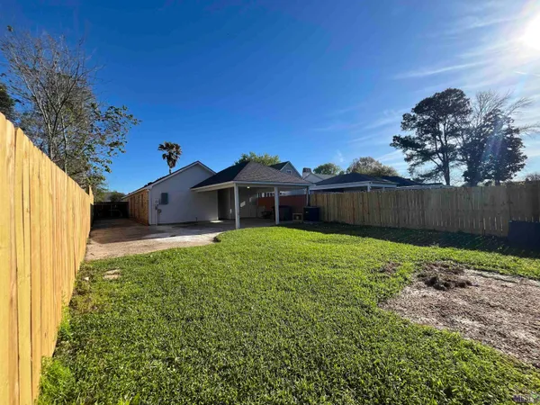 $1,650 | 15588 Springwood Avenue, Baton Rouge, LA 70817