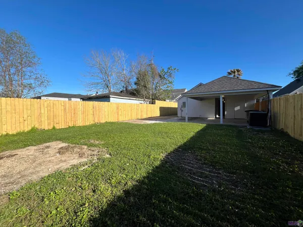 $1,650 | 15588 Springwood Avenue, Baton Rouge, LA 70817