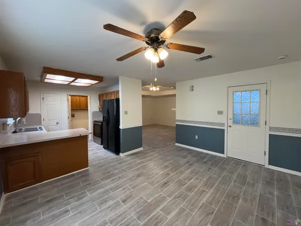 $1,650 | 15588 Springwood Avenue, Baton Rouge, LA 70817