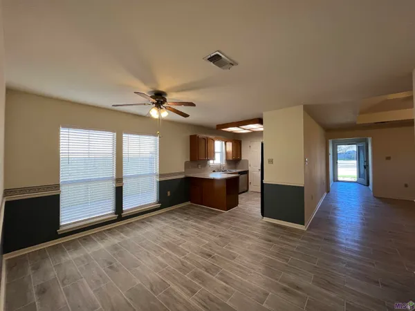 $1,650 | 15588 Springwood Avenue, Baton Rouge, LA 70817