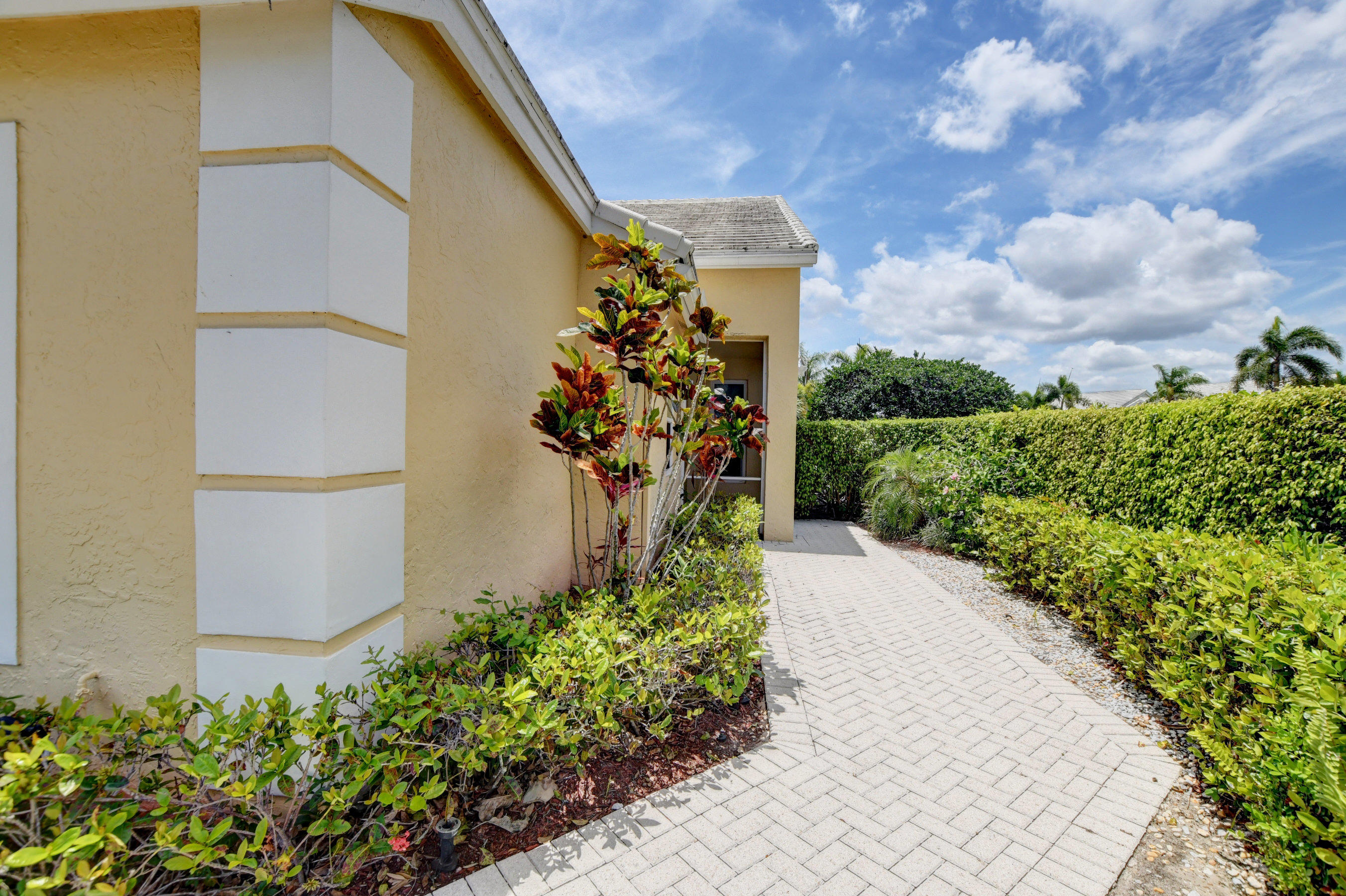 8253 Horseshoe Bay Road Boynton Beach, FL 33472 - Photo 4 of 48 04_ebf_3680and4more