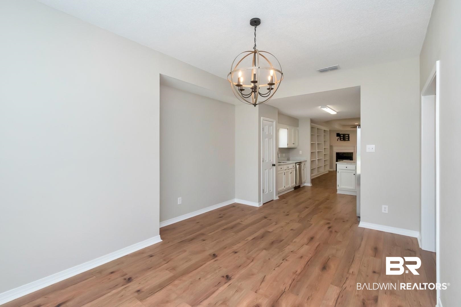 958 Henckley Avenue Mobile, AL 36609 - Photo 6 of 37