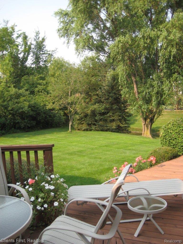 45623 Hanford Road Canton, MI 48187 - Photo 21 of 23 Rear_yard