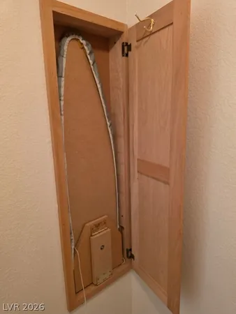 $2,500 | 6912 Green Island Avenue, Las Vegas, NV 89149