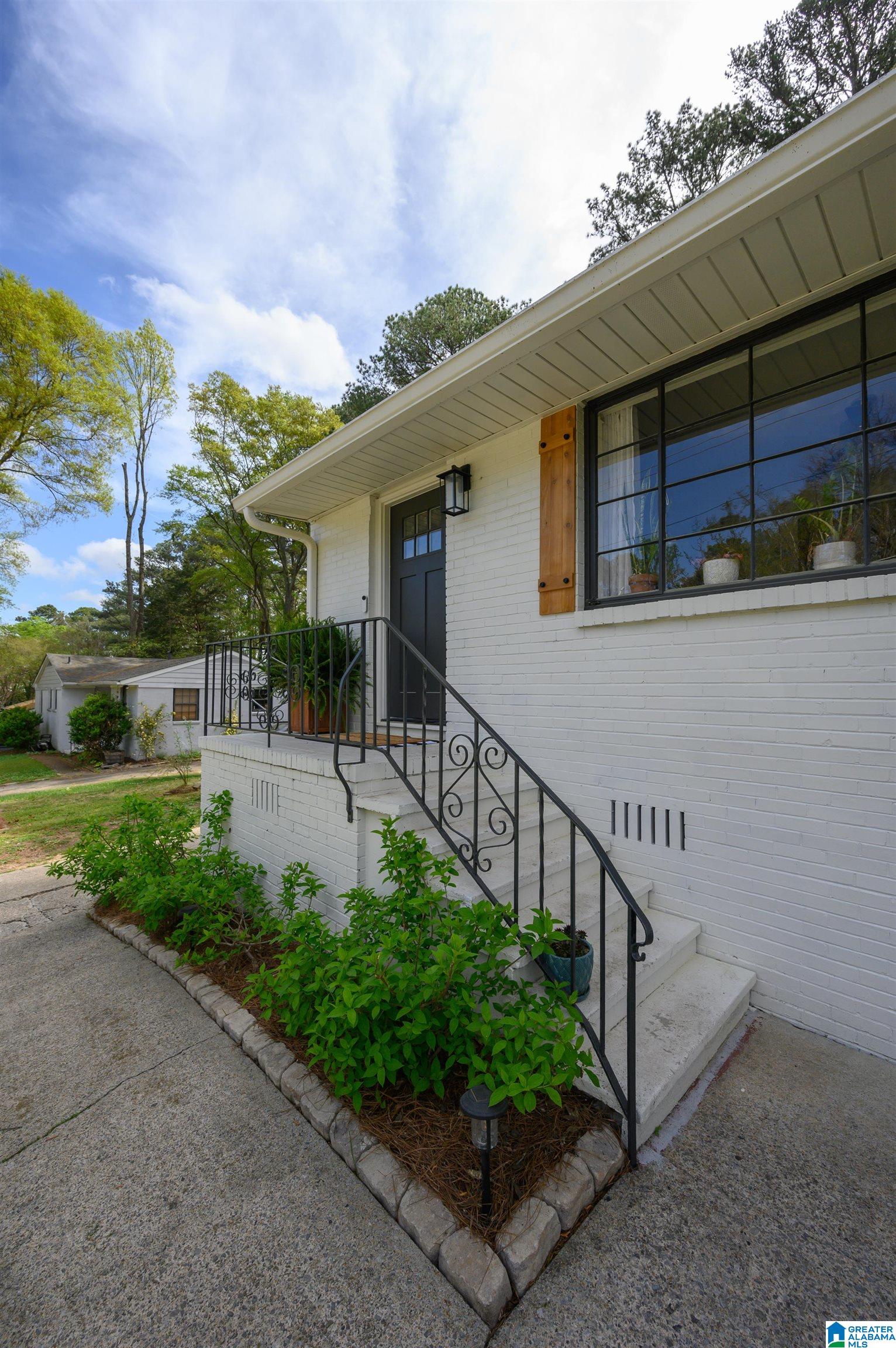 1617 Cresthill Road Birmingham, AL 35213 - Photo 3 of 40