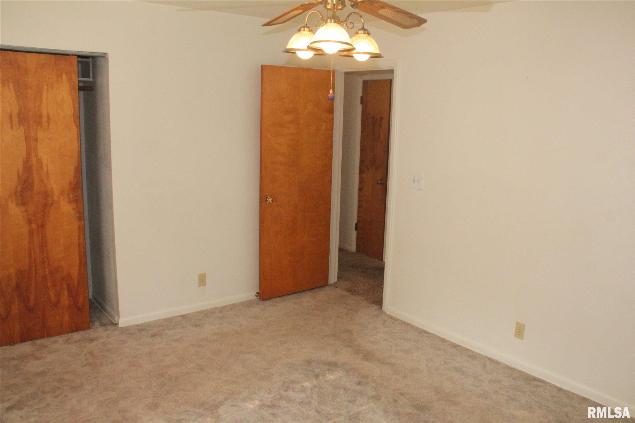 2416 Queensway Road Springfield, IL 62703 - Photo 16 of 41 Gallery Image 16