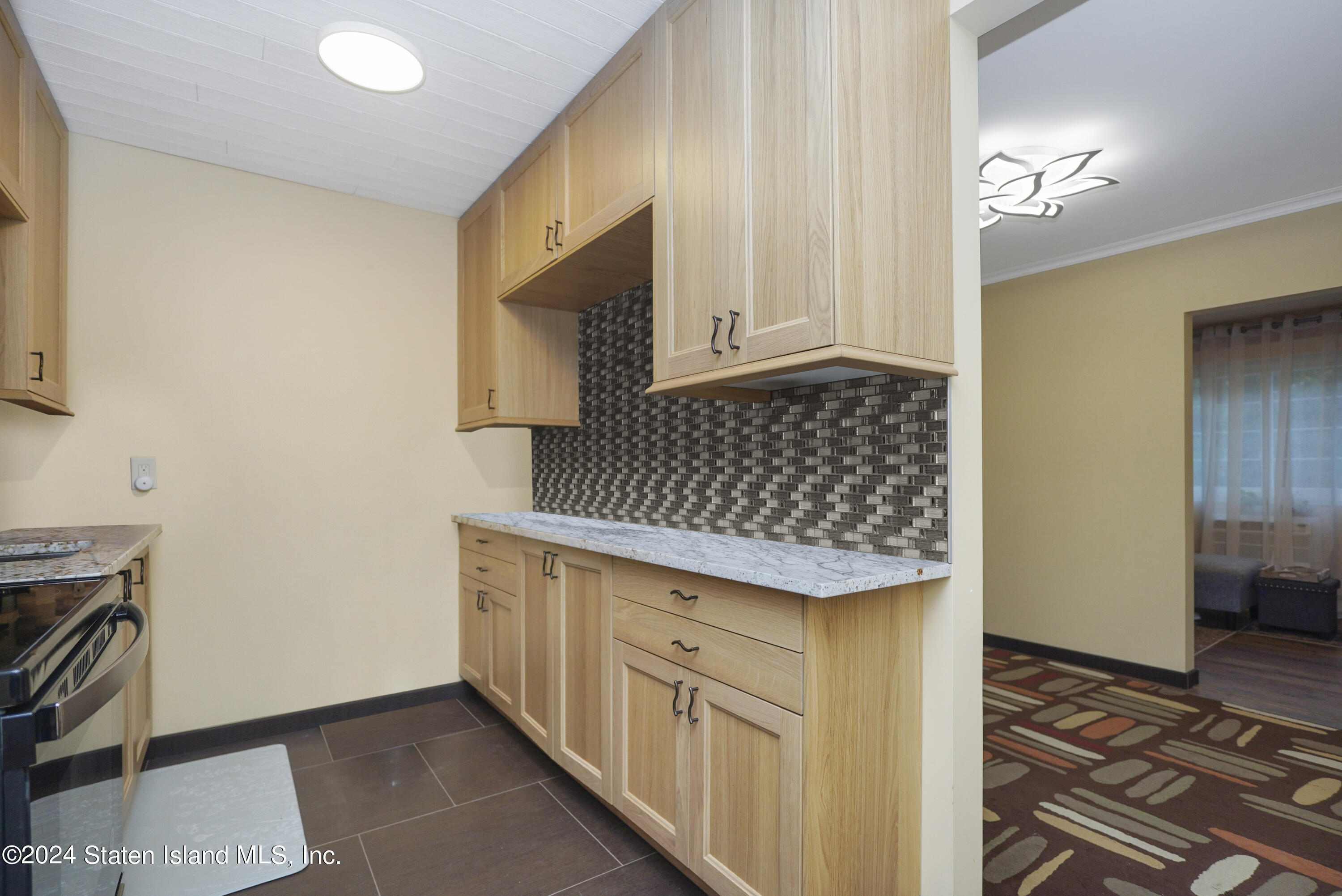 3747 Amboy Road, Unit 6B Staten Island, NY 10308 - Photo 13 of 23 (14) KITCHEN