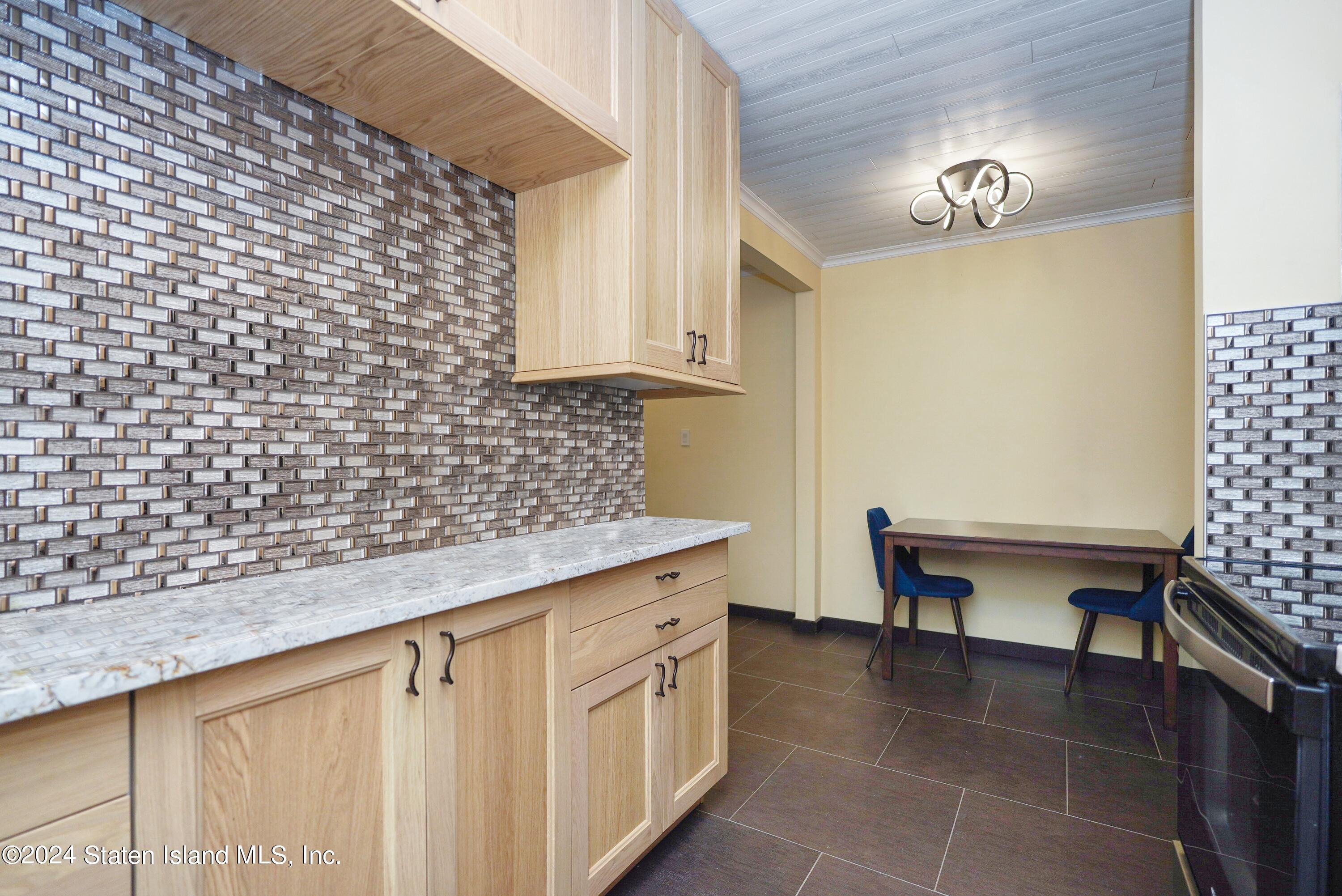 3747 Amboy Road, Unit 6B Staten Island, NY 10308 - Photo 14 of 23 (15) KITCHEN