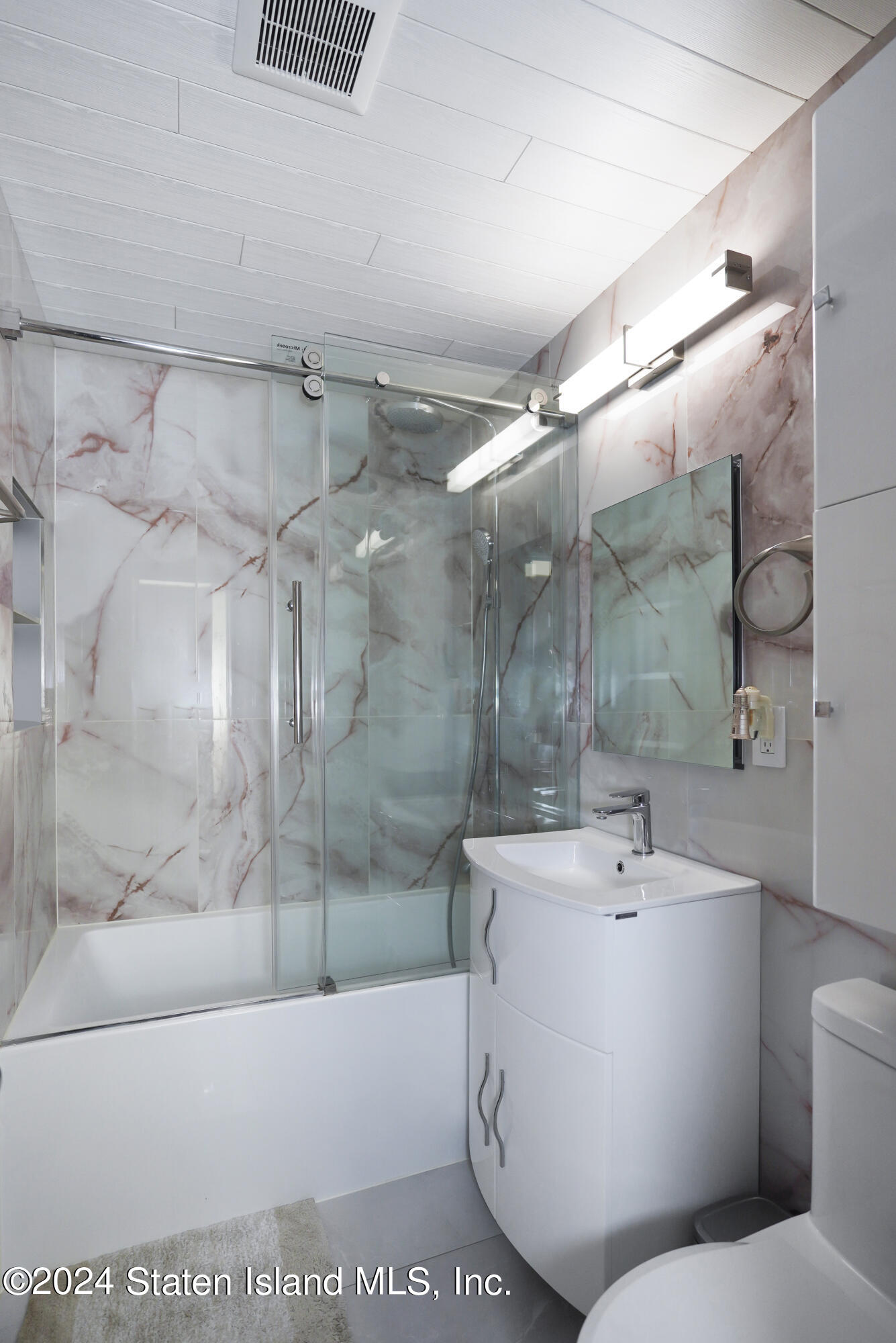 3747 Amboy Road, Unit 6B Staten Island, NY 10308 - Photo 19 of 23 (20) BATHROOM