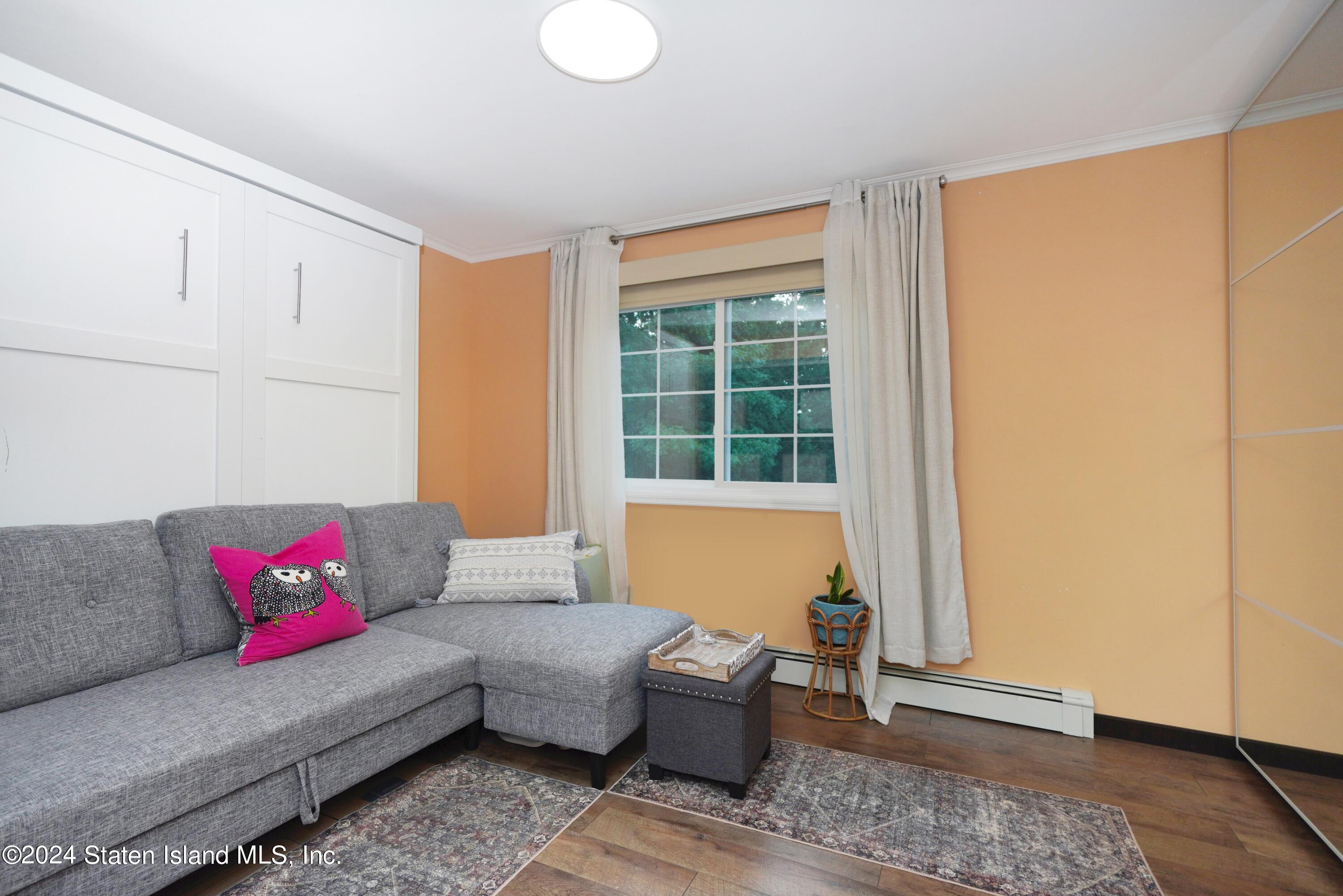 3747 Amboy Road, Unit 6B Staten Island, NY 10308 - Photo 3 of 23 (4) LIVING ROOM