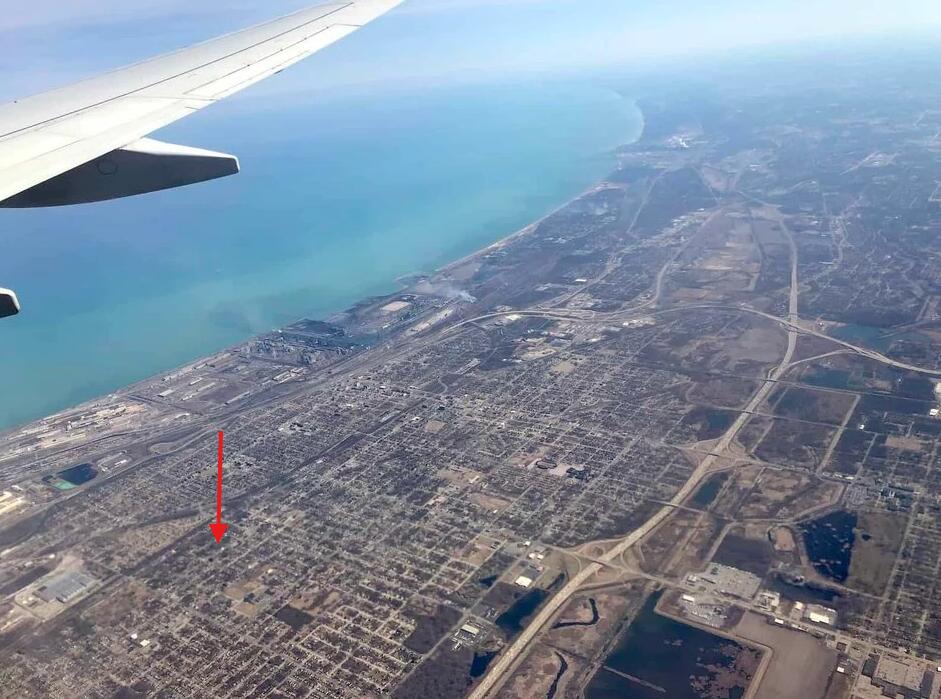 3911 West 10th Avenue Gary, IN 46404 - Photo 2 of 7 a view of a backyard of the house