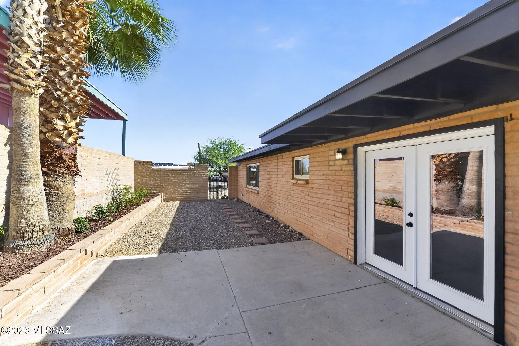 2175 West Rainbow Ridge Road Tucson, AZ 85745 - Photo 33 of 36 13_2175_W_Rainbow_Ridge_Rd-Exterior-70-1