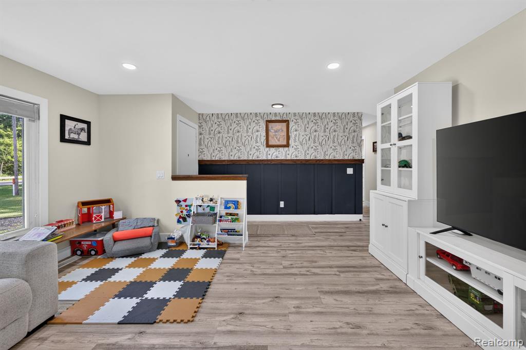 5355 North Seymour Road Flushing, MI 48433 - Photo 6 of 46 Gallery Image 6