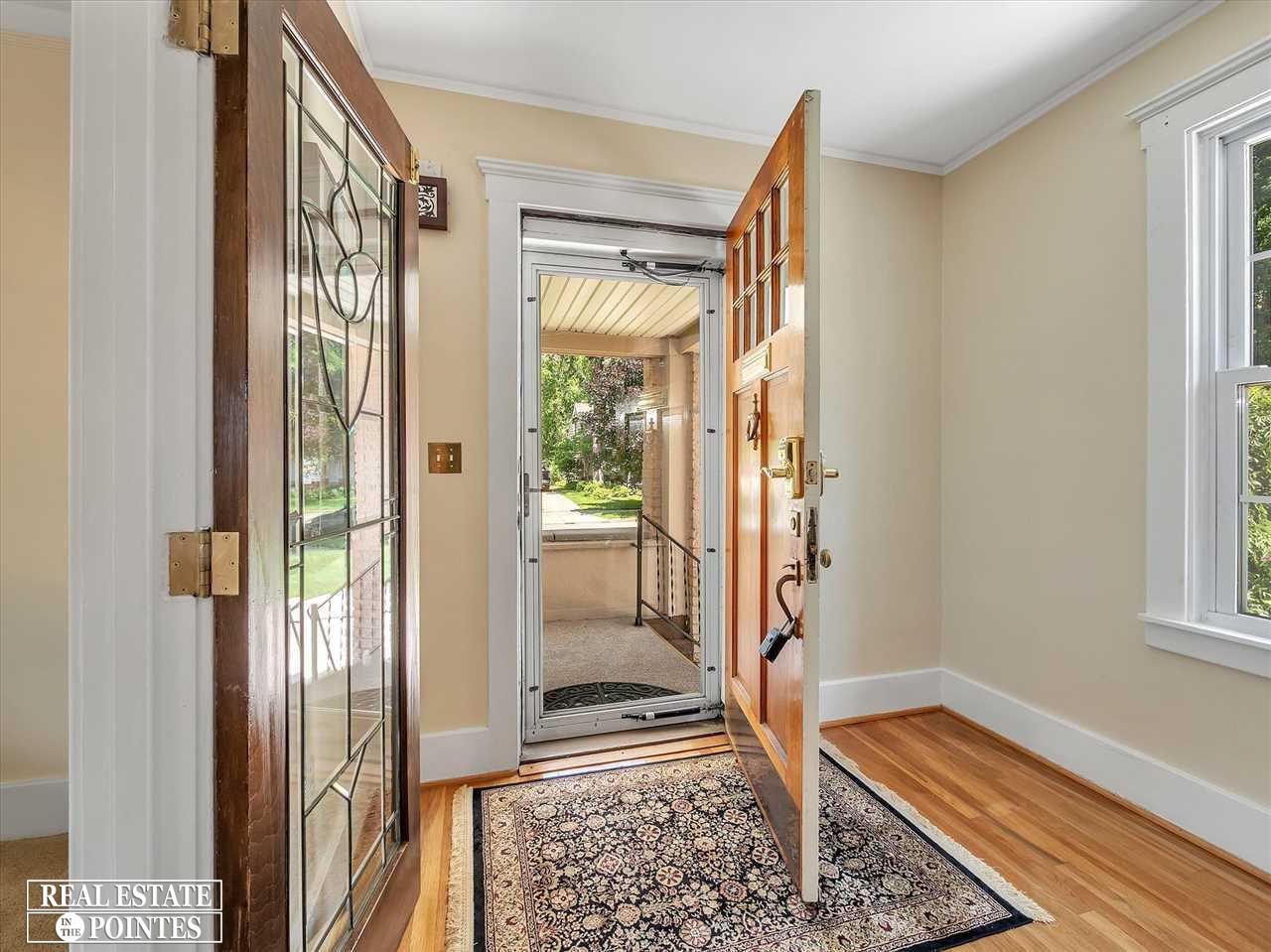 289 Ridgemont Road Grosse Pointe Farms, MI 48236 - Photo 4 of 50