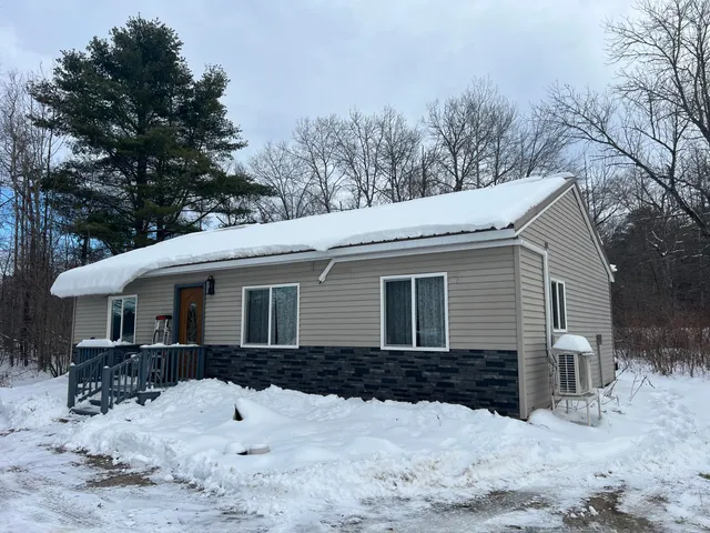 $239,900 | 595 South Main Street, Lincoln, ME 04457