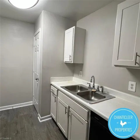 $995 | 1041 West Barton Street, Unit E, Greensboro, NC 27407