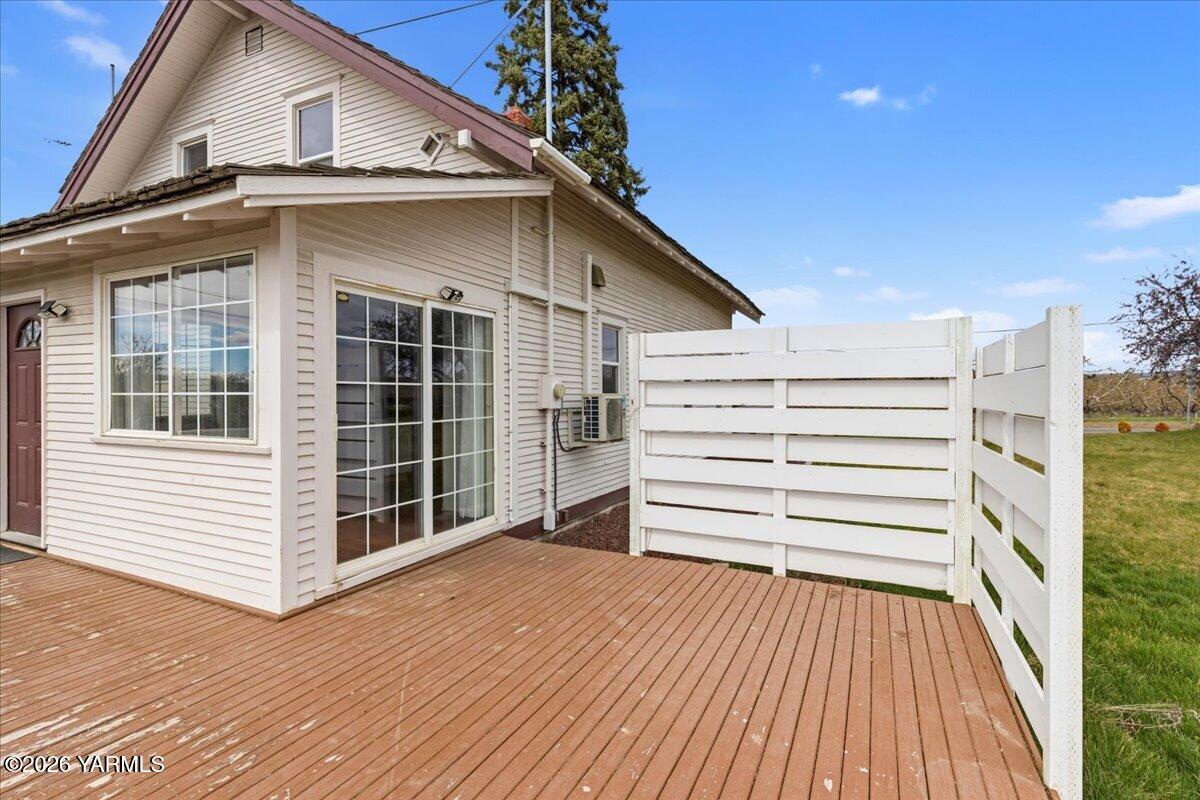 740 Mapleway Road Selah, WA 98942 - Photo 25 of 40 21-IMGL8987