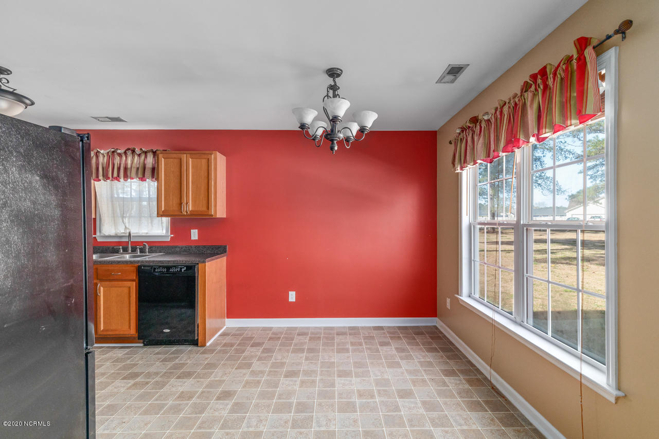 205 Hominy Court Hubert, NC 28539 - Photo 12 of 32 12