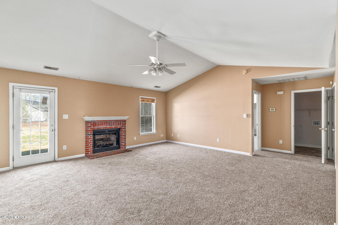 205 Hominy Court Hubert, NC 28539 - Photo 9 of 32 9