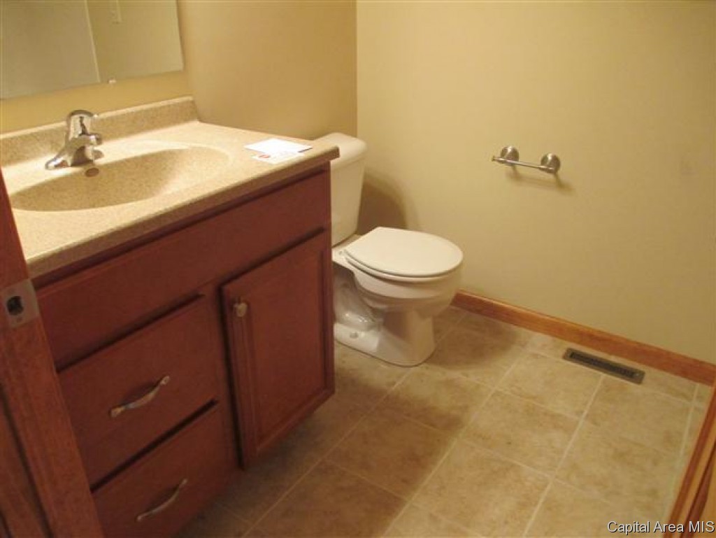 4 Trussell Road Jacksonville, IL 62650 - Photo 13 of 19