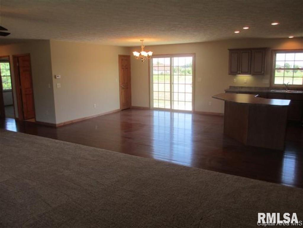 4 Trussell Road Jacksonville, IL 62650 - Photo 4 of 19