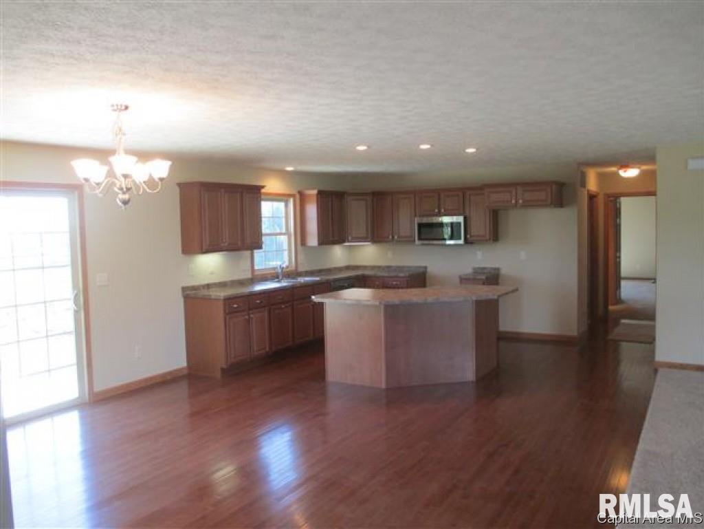 4 Trussell Road Jacksonville, IL 62650 - Photo 5 of 19