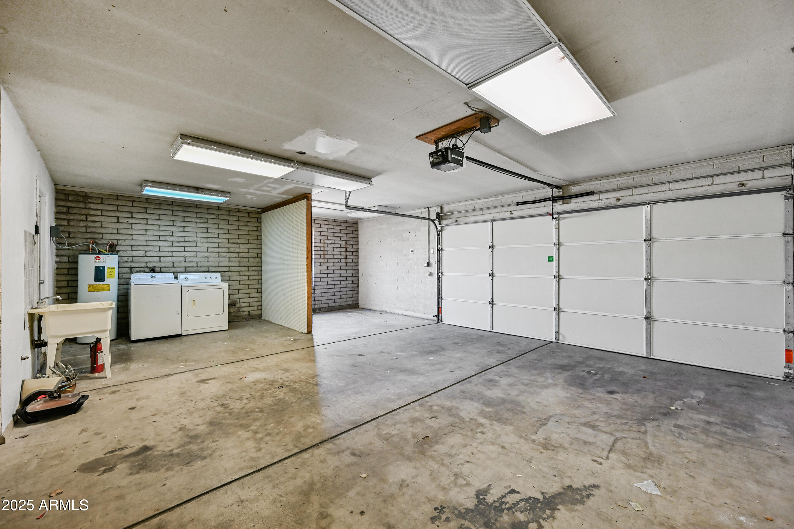 5558 West Cortez Street Glendale, AZ 85304 - Photo 33 of 34 a view of a storage & utility room