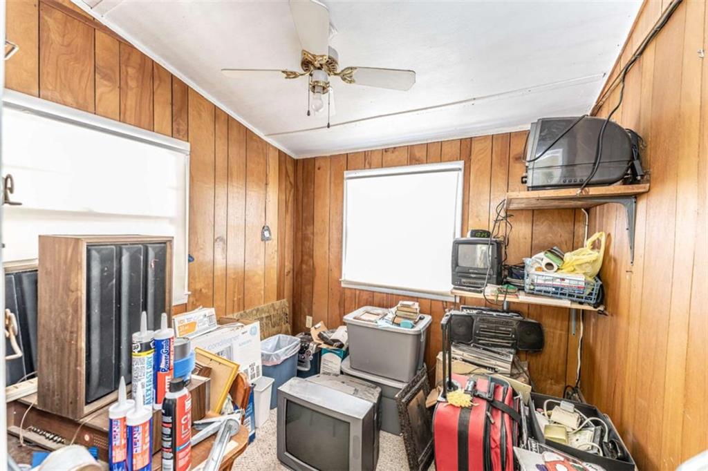 4383 Martha Berry Highway Rome, GA 30165 - Photo 19 of 27 a room with furniture and a window