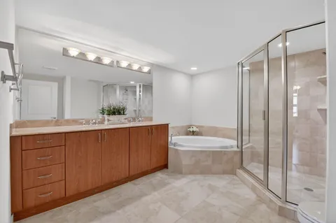 $665,000 | 403 South Sapodilla Avenue, Unit 511, West Palm Beach, FL 33401