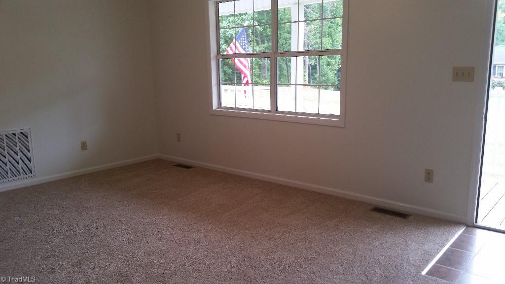 789 Riverwood Road Lexington, NC 27292 - Photo 4 of 7 Gallery Image 4