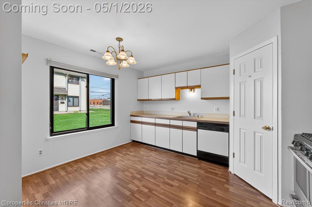 2513 Samoset Road Royal Oak, MI 48073 - Photo 8 of 40