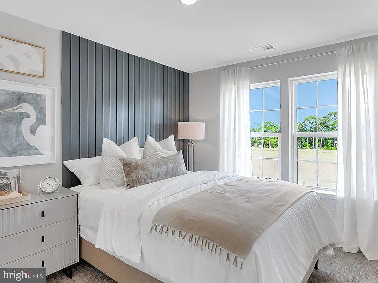 171 Sandy Rdg Road Sicklerville, NJ 08081 - Photo 8 of 13 a bedroom with a large bed and a window