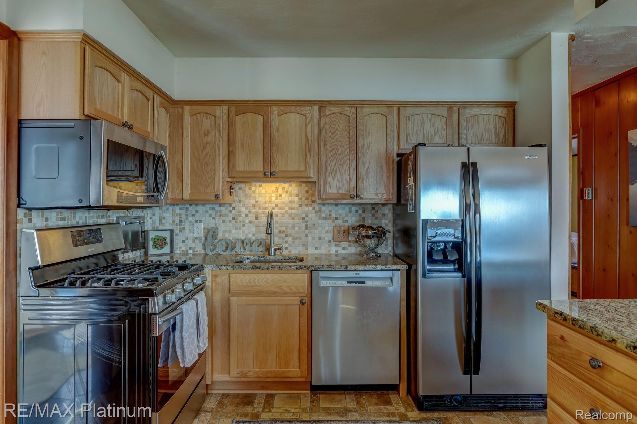 9657 Marshall Road South Lyon, MI 48178 - Photo 18 of 38 Gallery Image 18