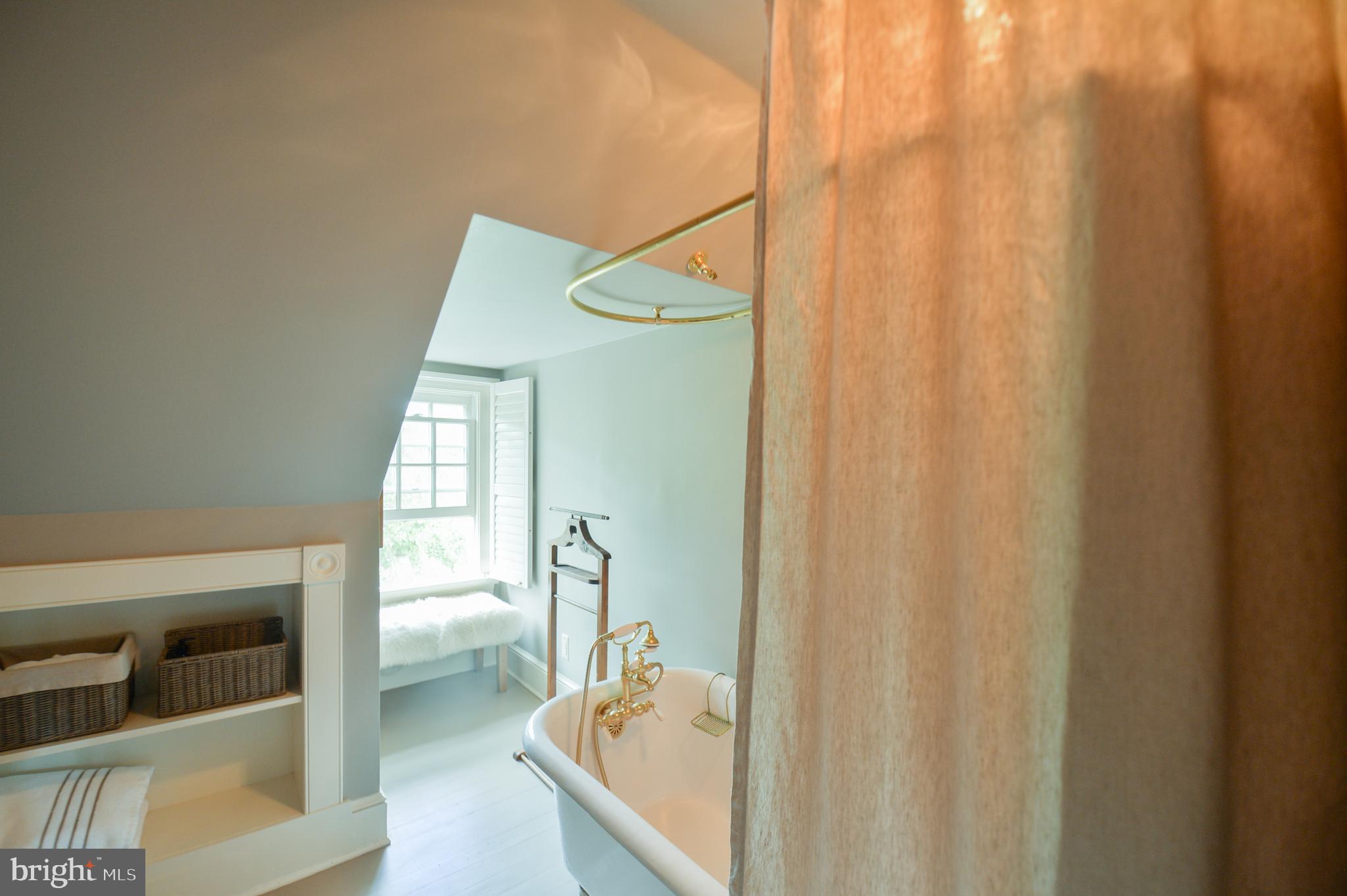 8478 Springs Road Warrenton, VA 20186 - Photo 17 of 45 Upstairs bathroom w/clawfoot tub and shower