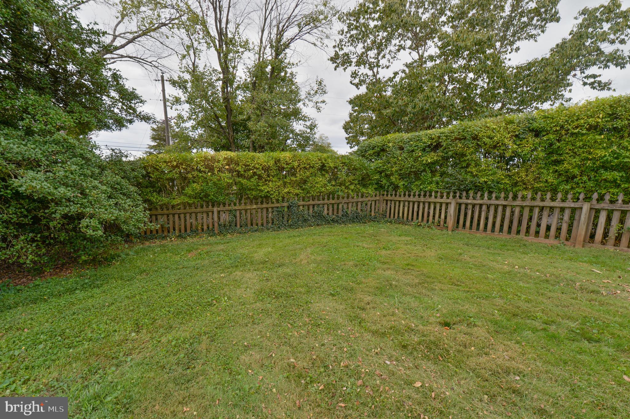 8478 Springs Road Warrenton, VA 20186 - Photo 30 of 45 Large private front lawn