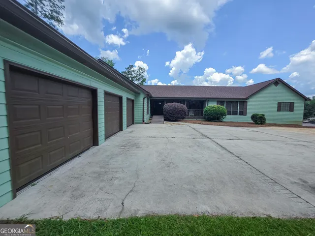 $895,000 | 81 Mariners Drive Northeast, Milledgeville, GA 31061