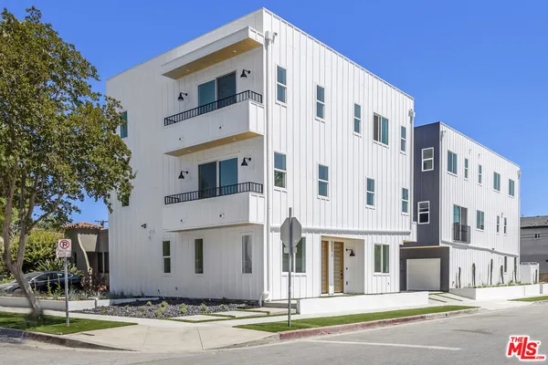 $5,495 | 5048 Cleon Avenue, Unit 1, North Hollywood, CA 91601